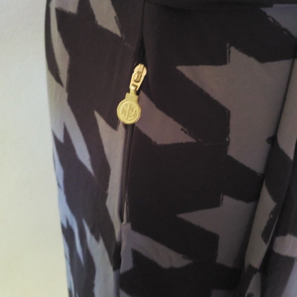 Tracy Negoshian Wrap Dress - Picture 4 of 8